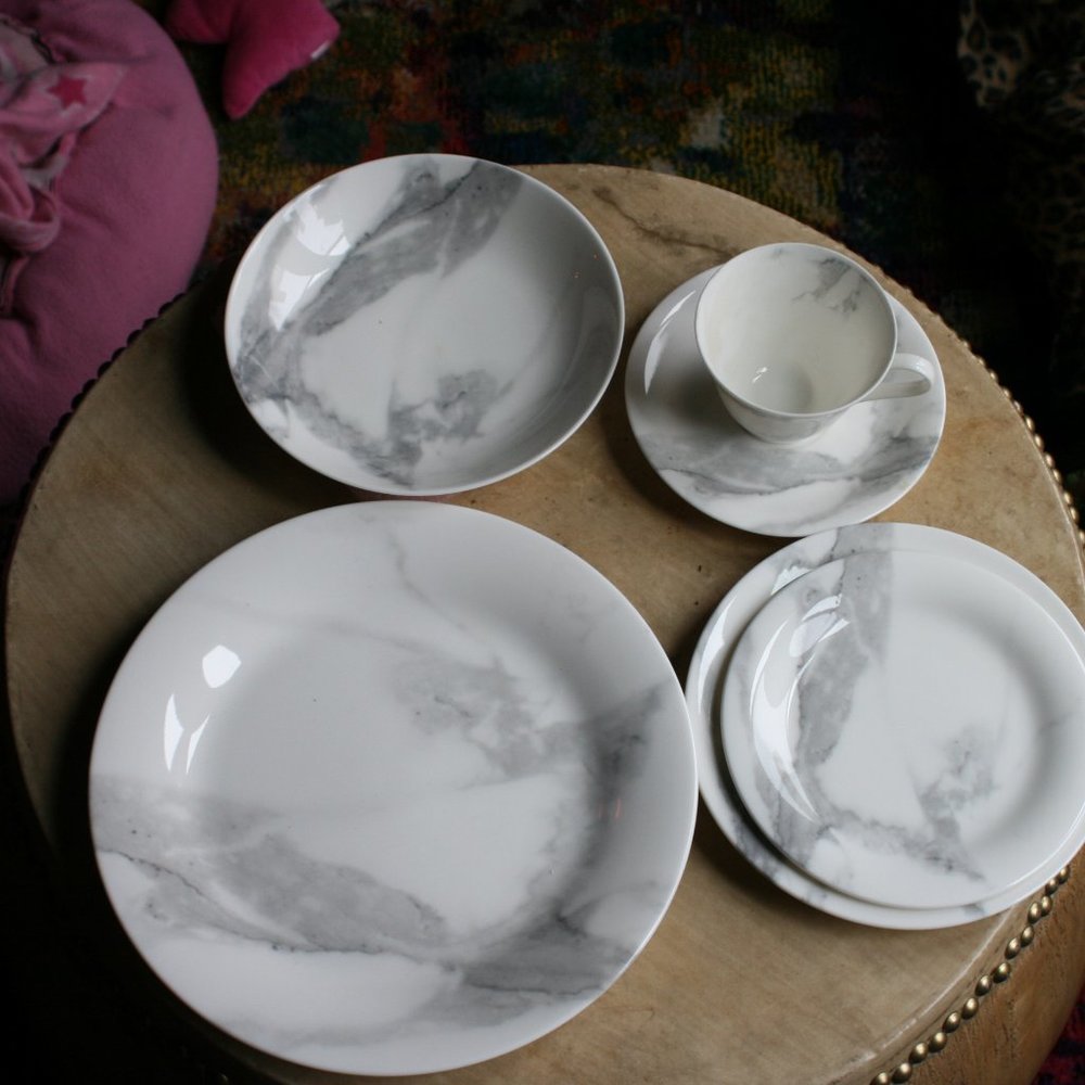 SASAKI fine china 52 piece Marble Gray Calacatta